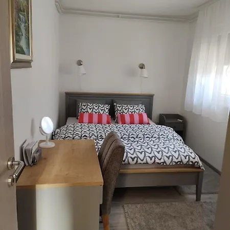 Happy Apartment Karlovac Exterior photo