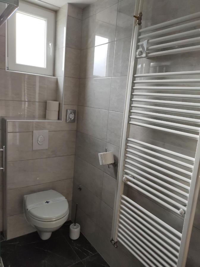 Happy Apartment *