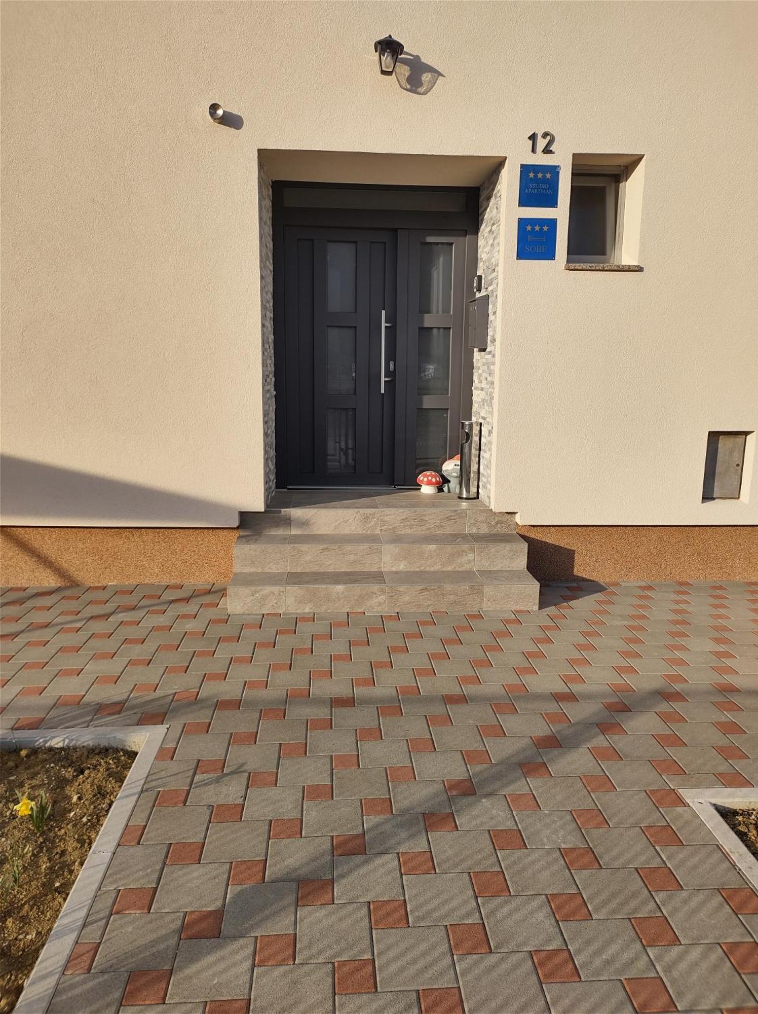 Happy Apartment